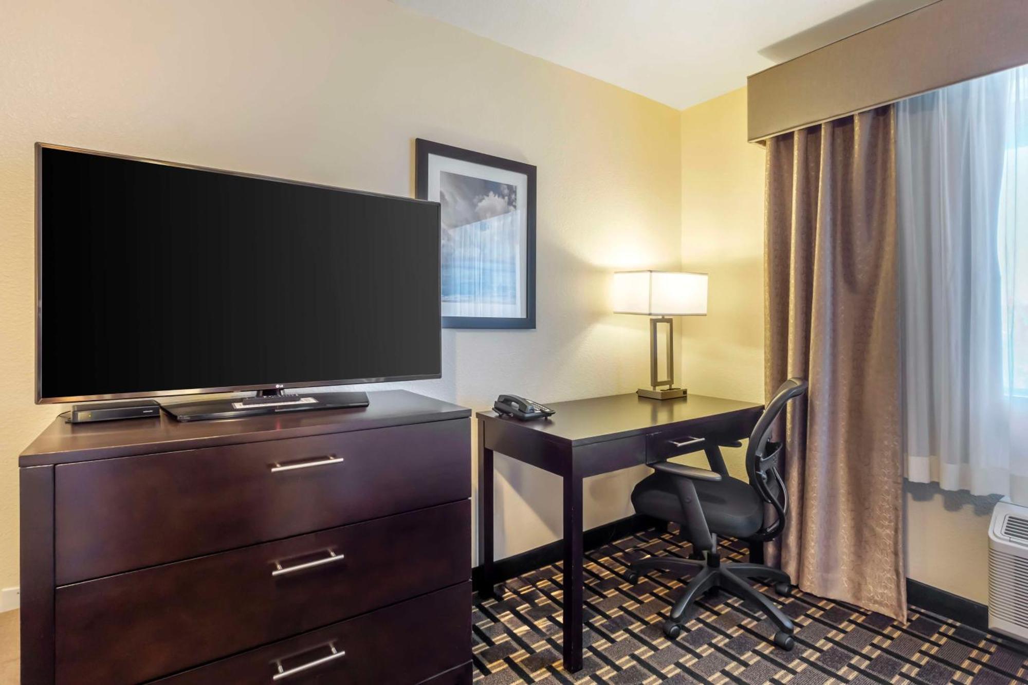 Best Western Plus Edmonds Harbor Inn Εξωτερικό φωτογραφία