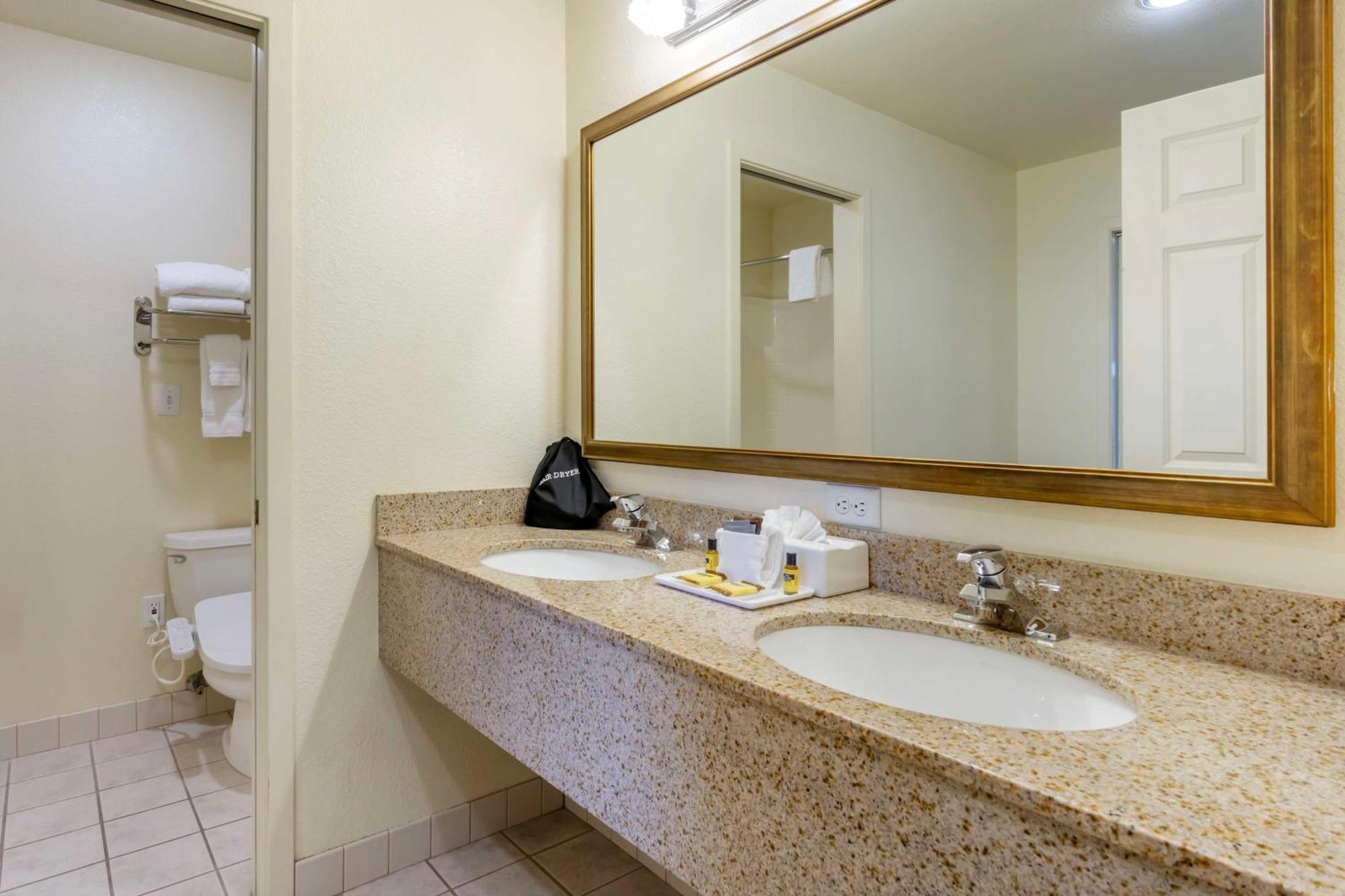 Best Western Plus Edmonds Harbor Inn Εξωτερικό φωτογραφία