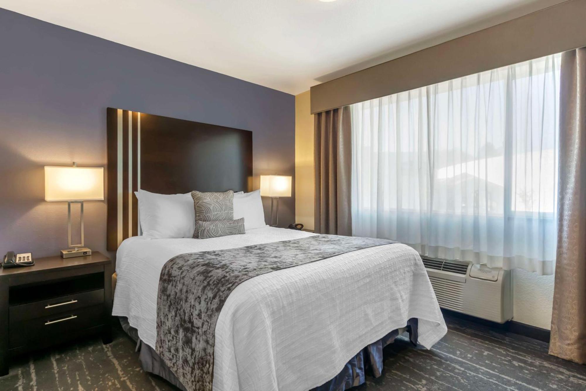Best Western Plus Edmonds Harbor Inn Εξωτερικό φωτογραφία